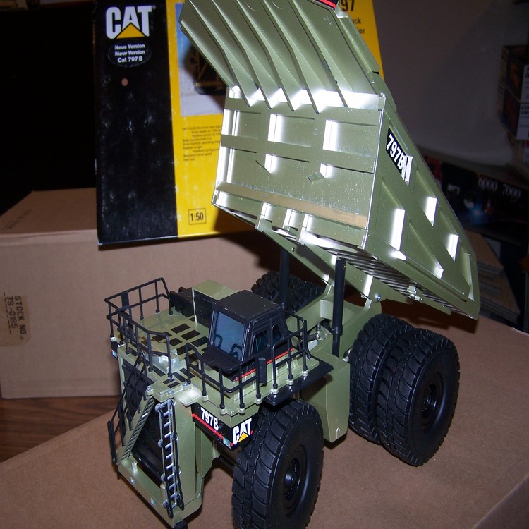 Cat 797B Quarry truck GOLD Cat 797B Quarry truck GOLD
