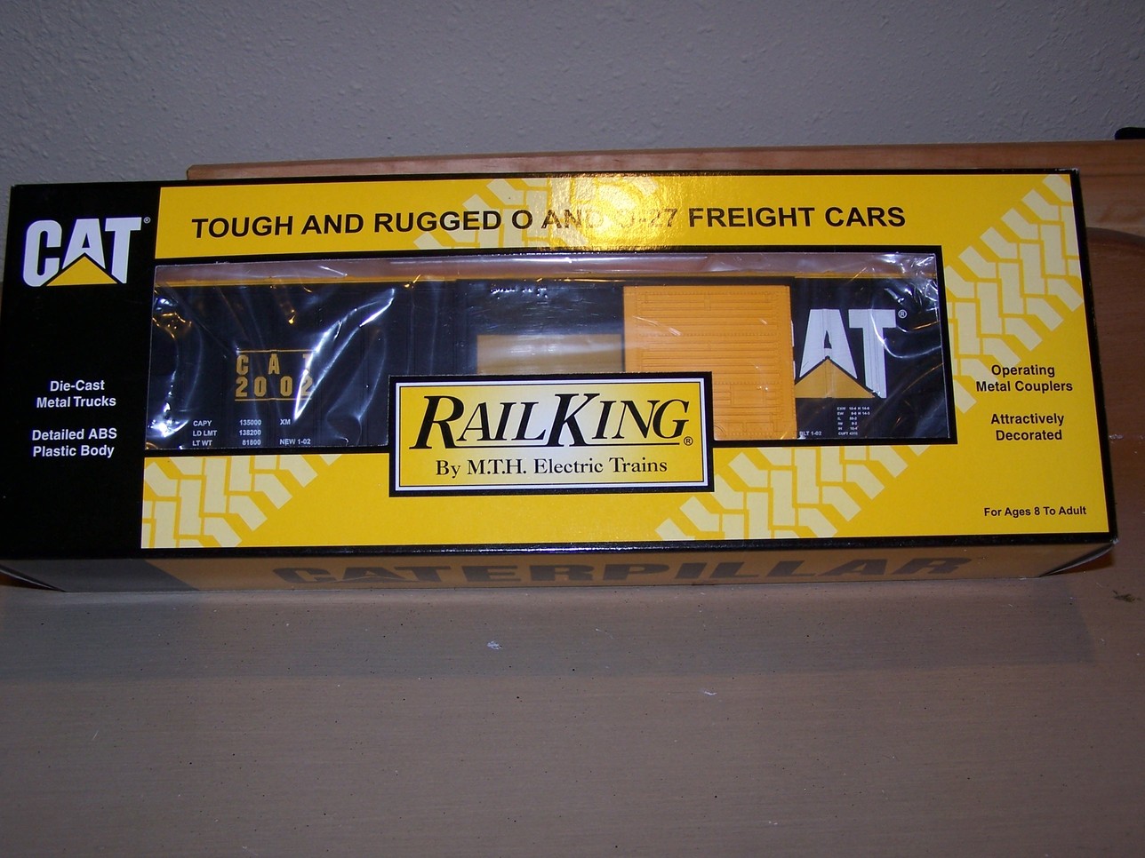 MTH Caterpillar box car MTH Caterpillar box car