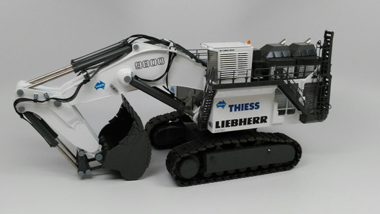 Liebherr R9800 mining excavator THIESS - Click Image to Close